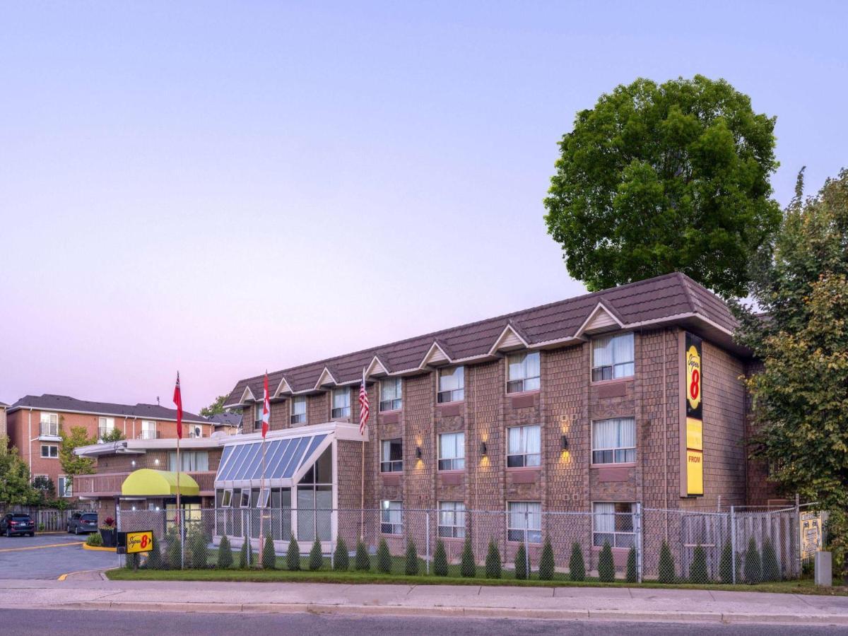Super 8 By Wyndham Toronto East On Hotel Exterior foto