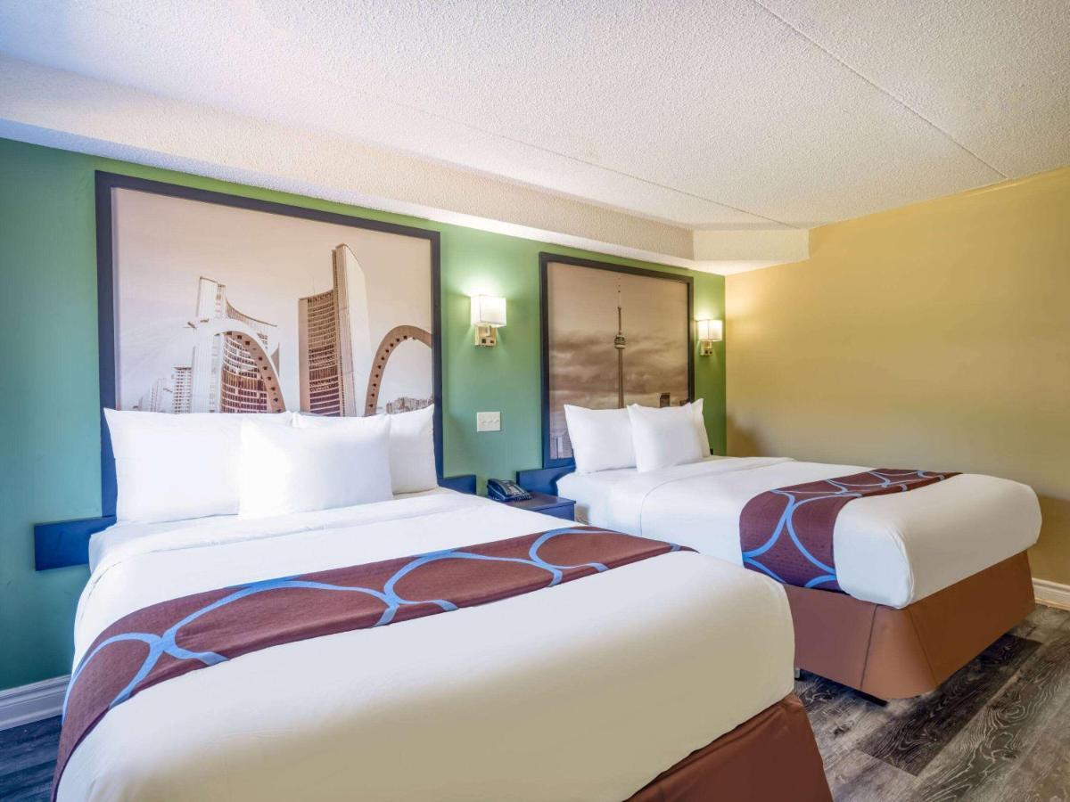 Super 8 By Wyndham Toronto East On Hotel Exterior foto