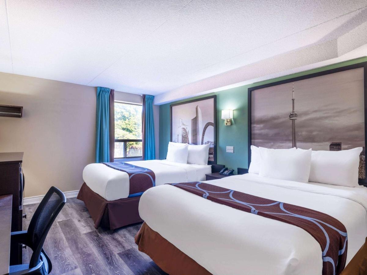 Super 8 By Wyndham Toronto East On Hotel Exterior foto