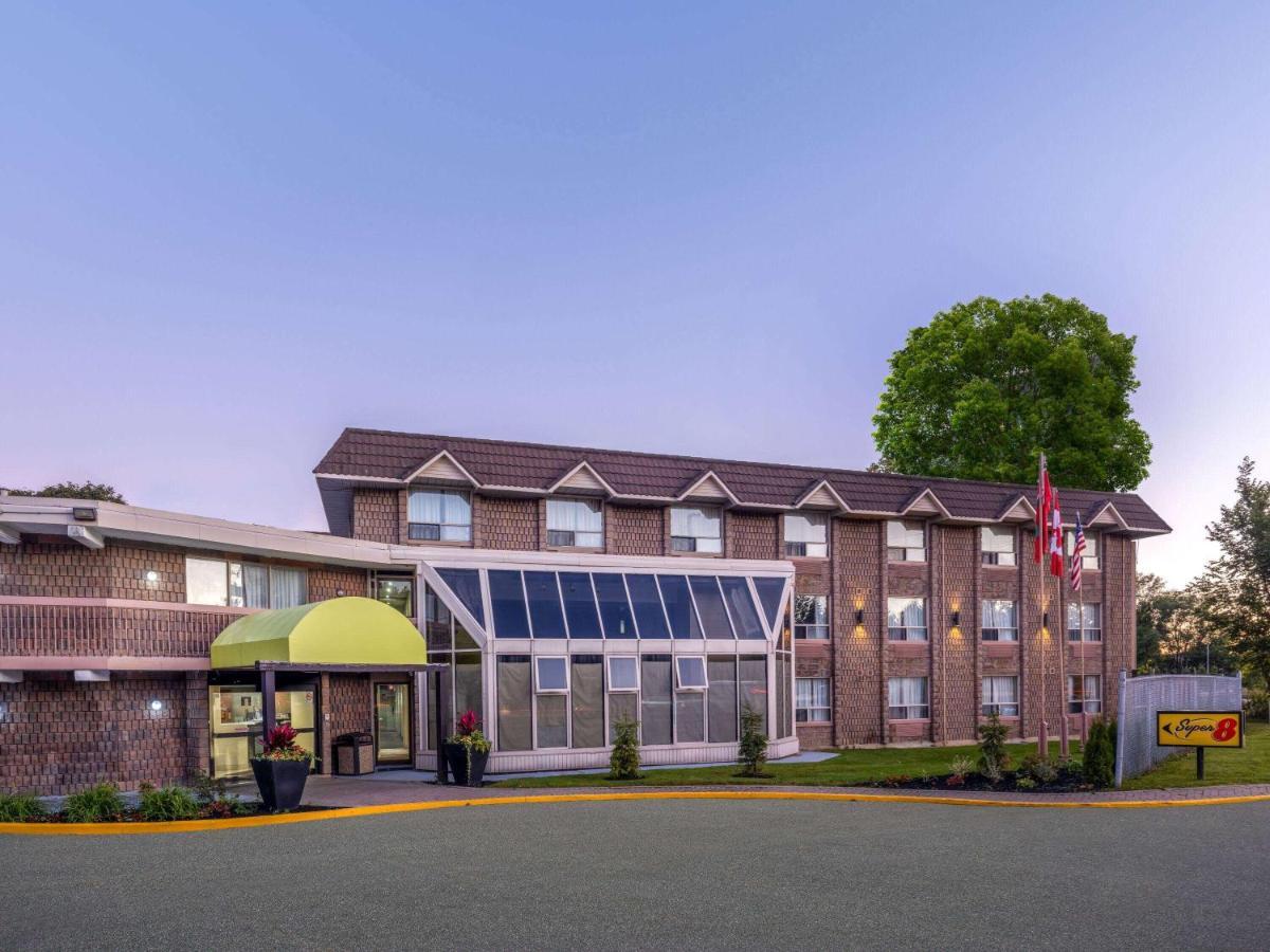 Super 8 By Wyndham Toronto East On Hotel Exterior foto