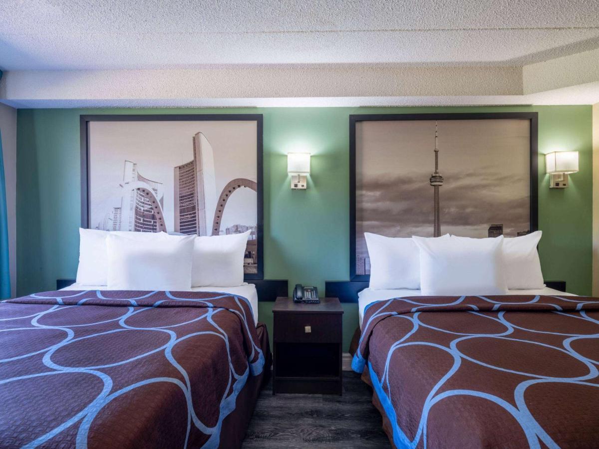 Super 8 By Wyndham Toronto East On Hotel Exterior foto
